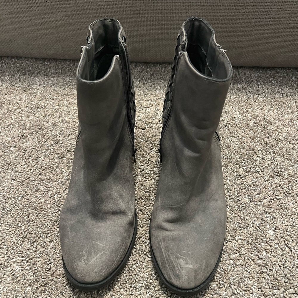 Gray heeled booties size 10 - Picture 4 of 4